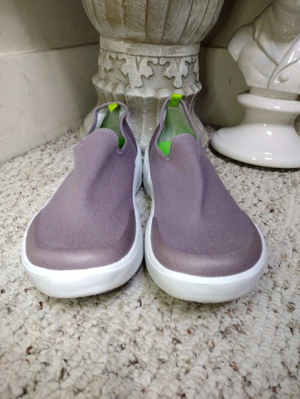 OOfos Women's OOmg eeZee Low Shoe In Purple/Mauve Colorway - Picture 6 of 11